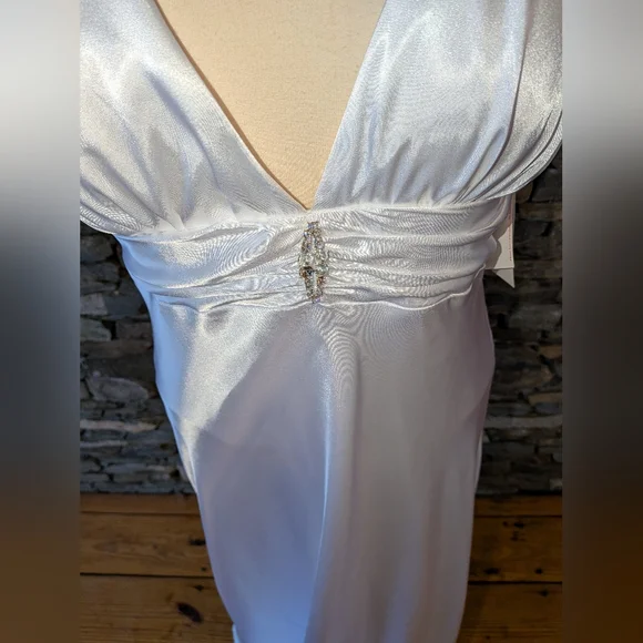 David's Bridal NWT DB Studio White Full Length Halter Gown Open Back - Picture 4 of 15
